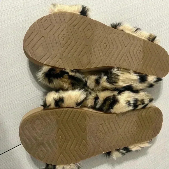 Tom’s Susie Eva Animal Print Slides - Picture 5 of 9
